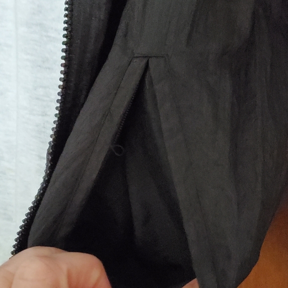 Northern Spirit Vintage Gender Neutral Nylon Jacket, Petite or Youth Size Medium - Picture 5 of 6